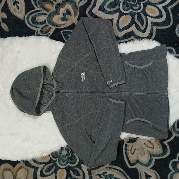 The North Face Jackets & Blazers - The north face TKA100 gray fleece hooded jacket women's sz small
